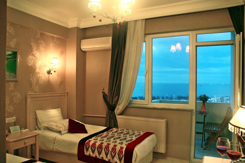 Deluxe Room, Balcony, Sea View photo 1