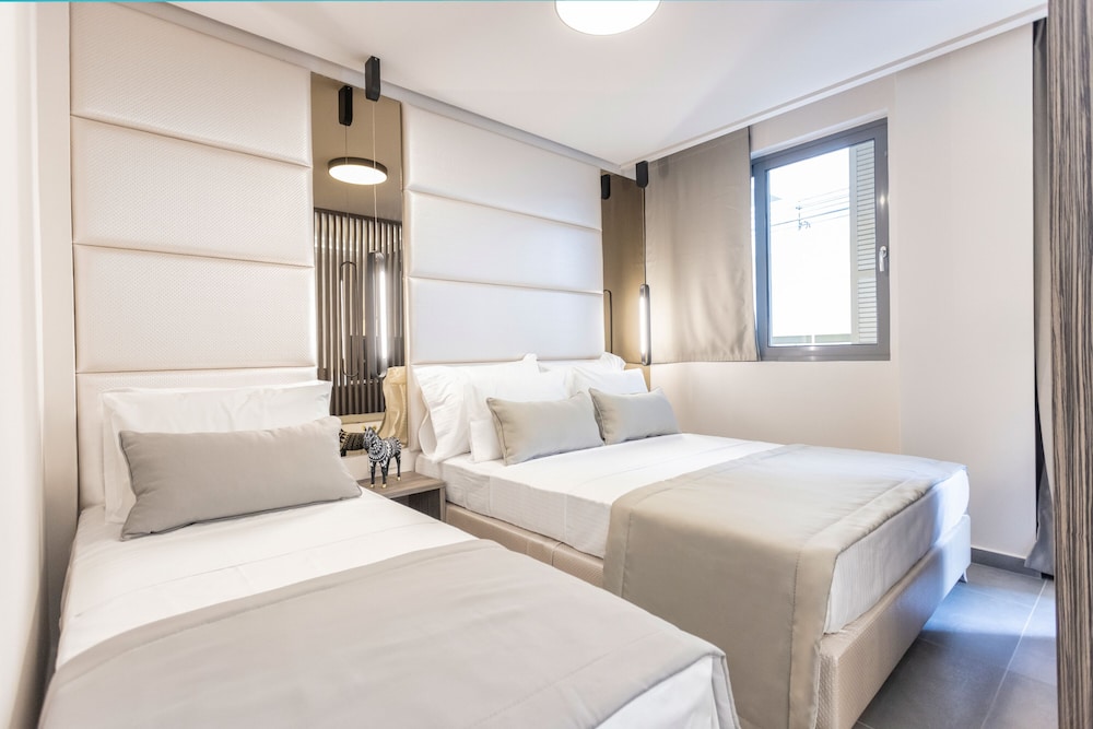 Deluxe Family Suite Open Plan - Photo 16