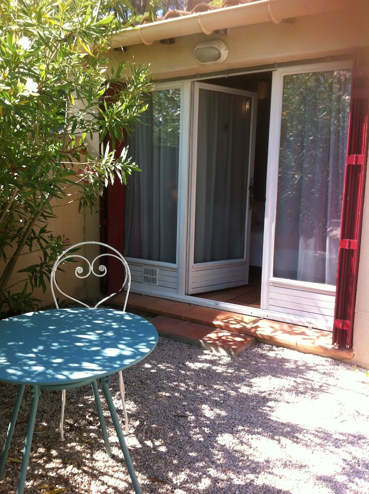 Basic Cottage, 1 Queen Bed - Photo 5