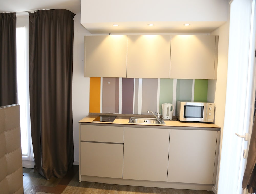 Deluxe Studio, Kitchenette