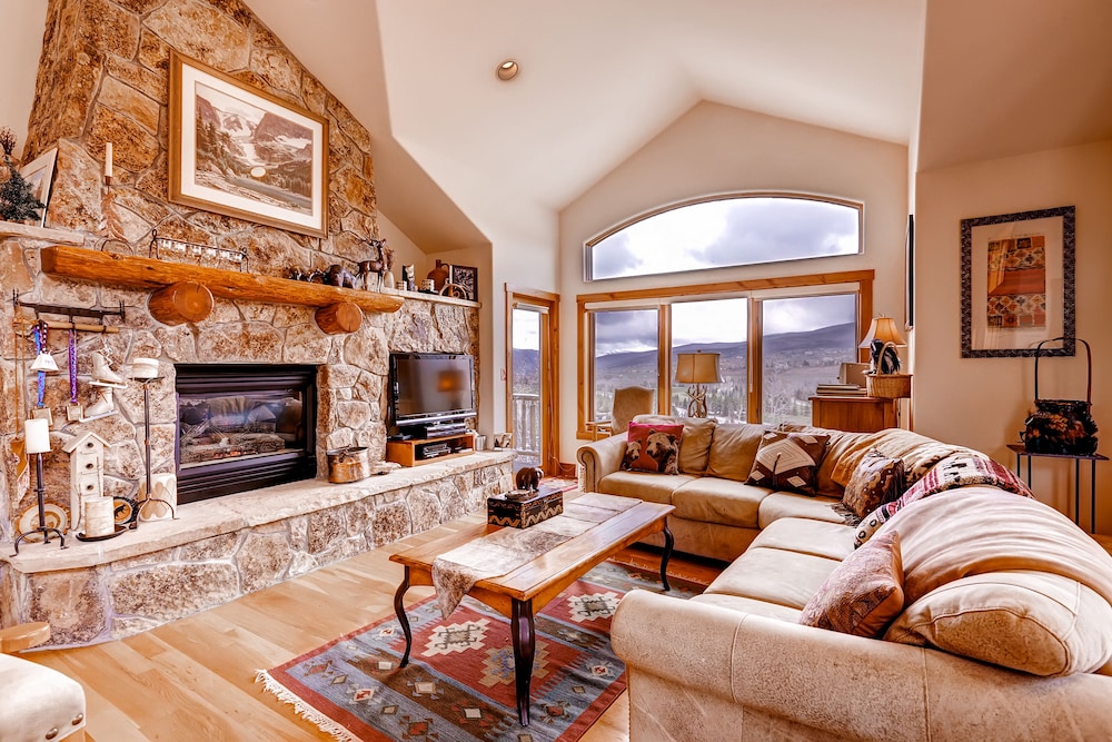 Premium Condo, 4 Bedrooms