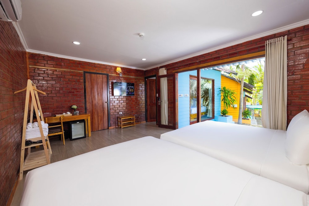 Deluxe Triple Room, Garden View