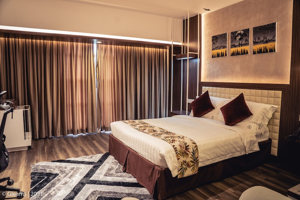 Deluxe Single Room, 1 Queen Bed, Non Smoking, City View