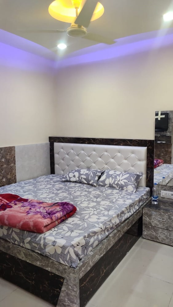 Deluxe Quadruple Room, City View