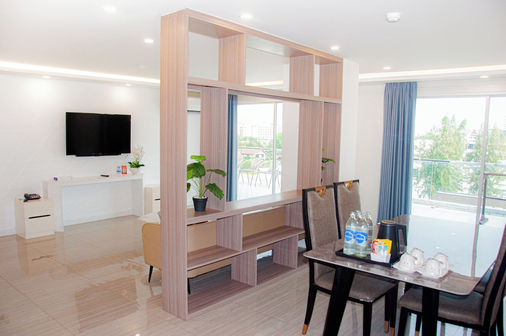 2 Bedroom Grand Tropical - Photo 8