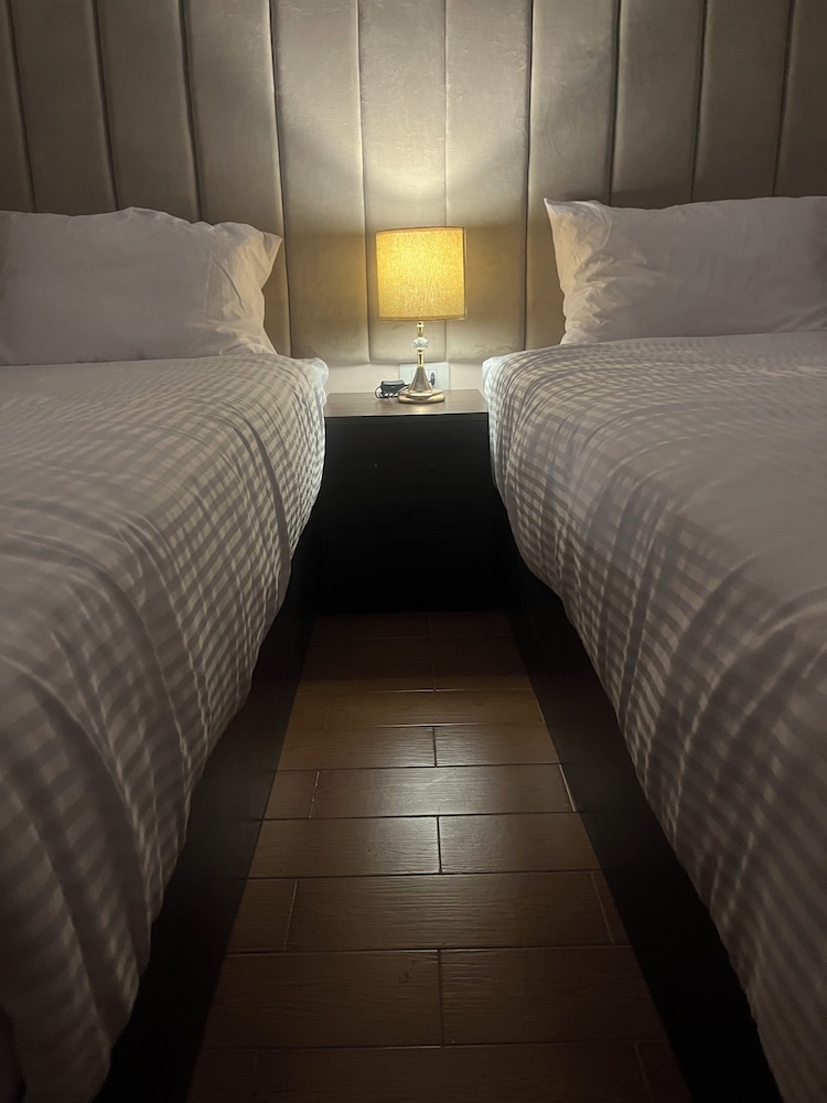 Deluxe Twin Room photo 3