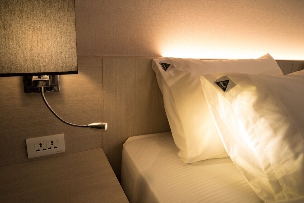 Deluxe Suite - Photo 2