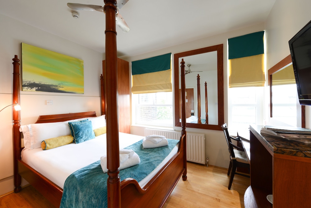 Double Room (Four Poster)