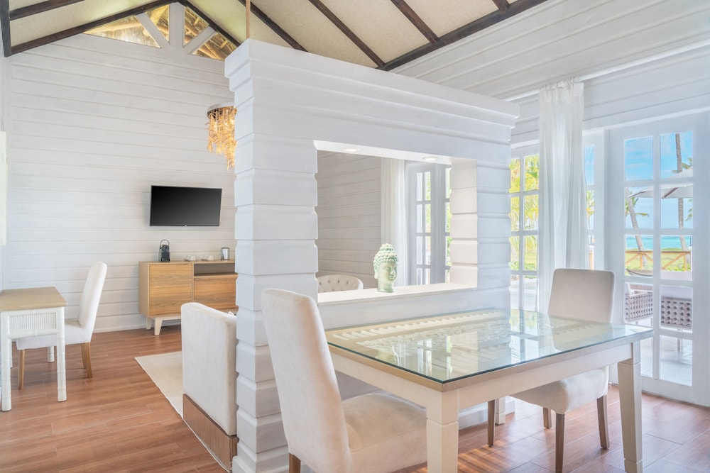 Villa, 1 King Bed, Balcony (oceanside)