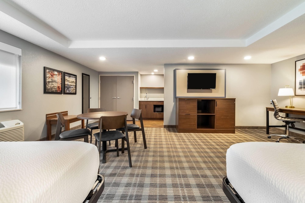 Premier Suite, 2 Queen Beds, Non Smoking - Photo 6