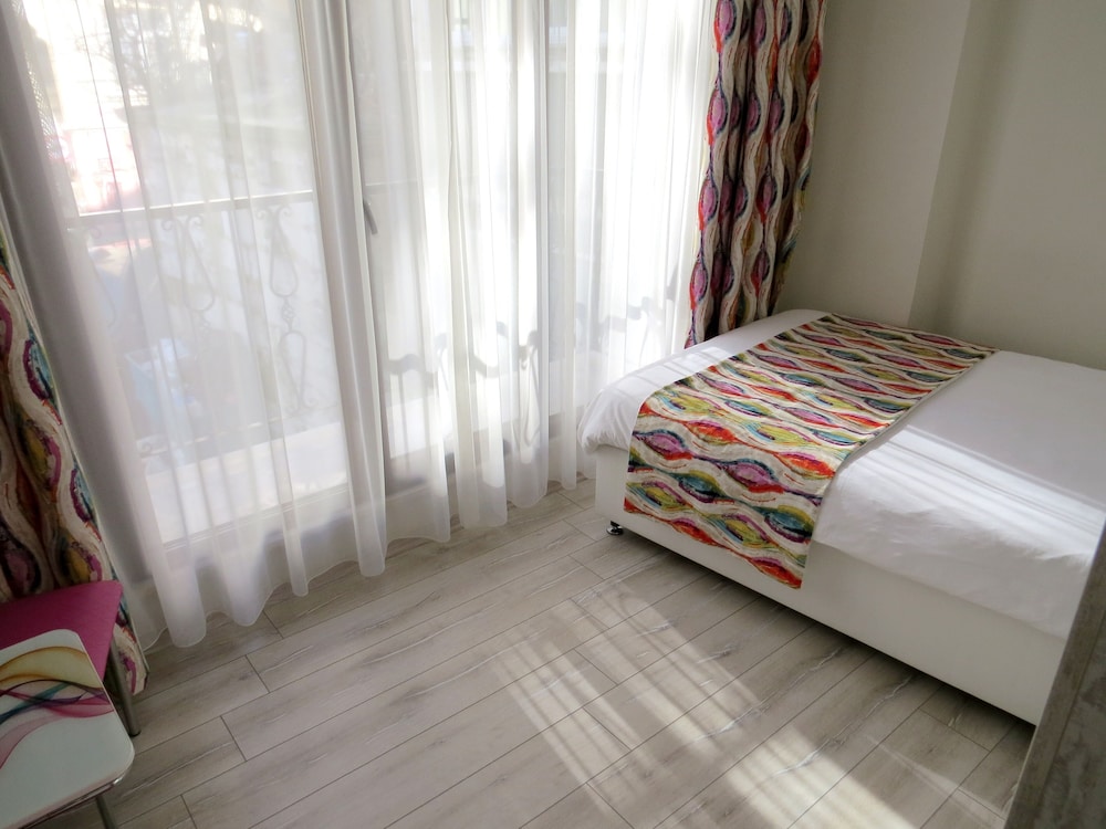 Deluxe Apartment, 2 Bedrooms, Terrace (1st Floor) photo 2