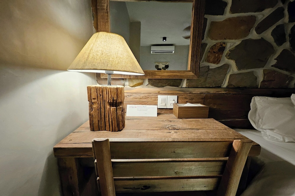 Deluxe Queen Room - Photo 16
