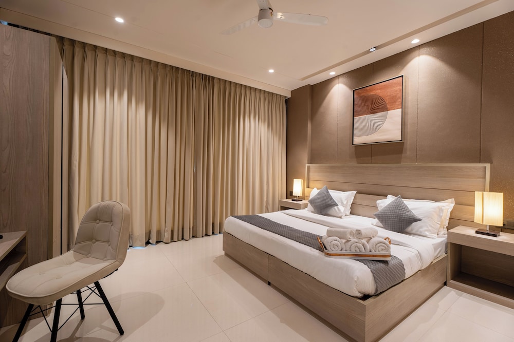 Luxury Room, City View