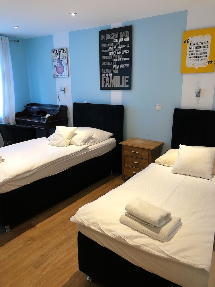 Standard Double or Twin Room - Photo 4