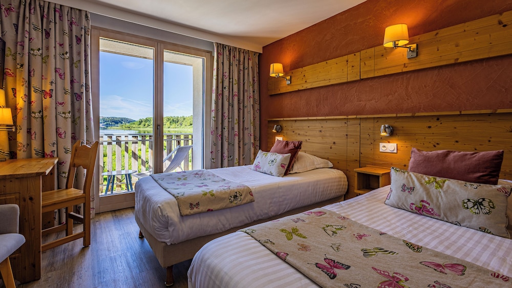 Chambre triple, balcon, vue lac photo 1
