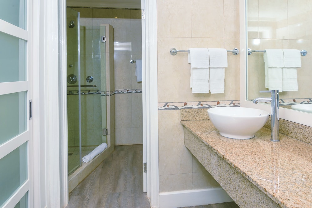 Romantic Suite, Ocean View photo 3
