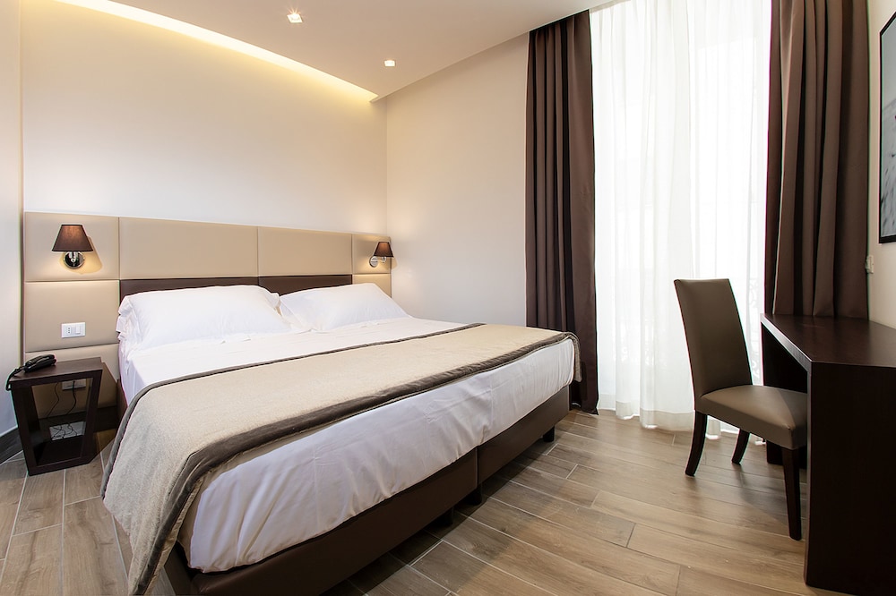 Classic Double Room, 1 Queen Bed - Photo 15