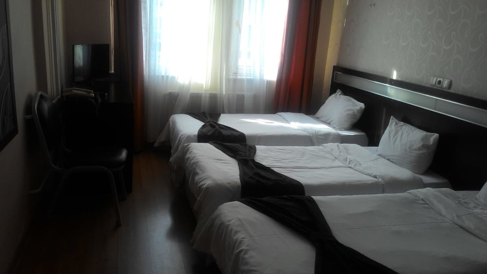 Standard Triple Room - Photo 1