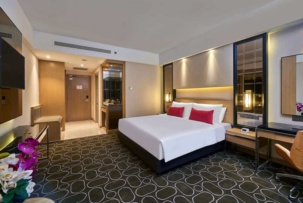 Deluxe Room, 1 King Bed - Photo 2