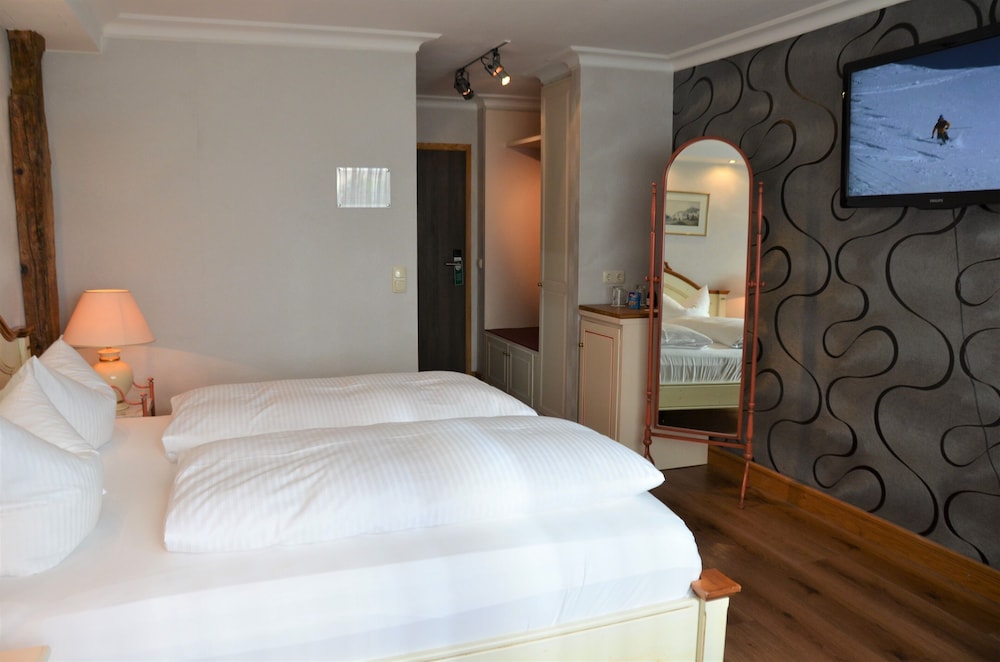 Traditional Double Room, 1 King Bed, Non Smoking photo 2