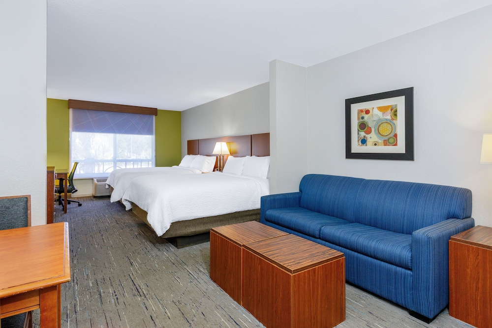 Suite, 2 Queen Beds - Photo 1