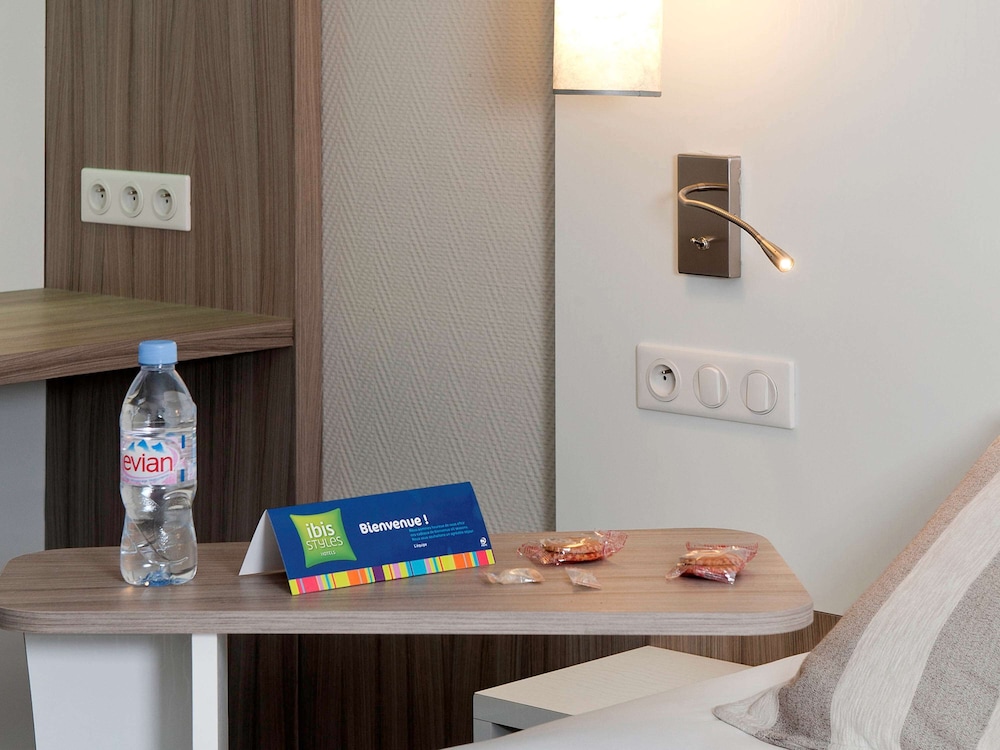 Room, Multiple Beds - Photo 10