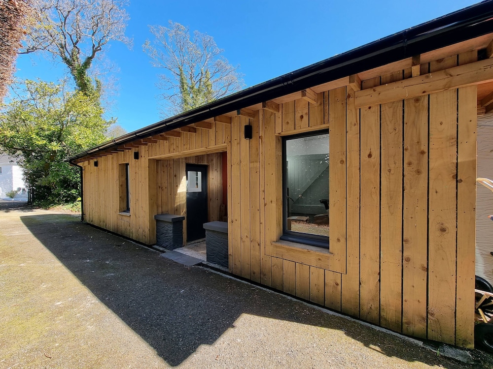House, Multiple Beds