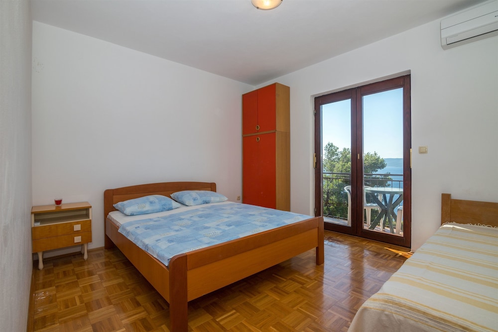 Apartment (A2)