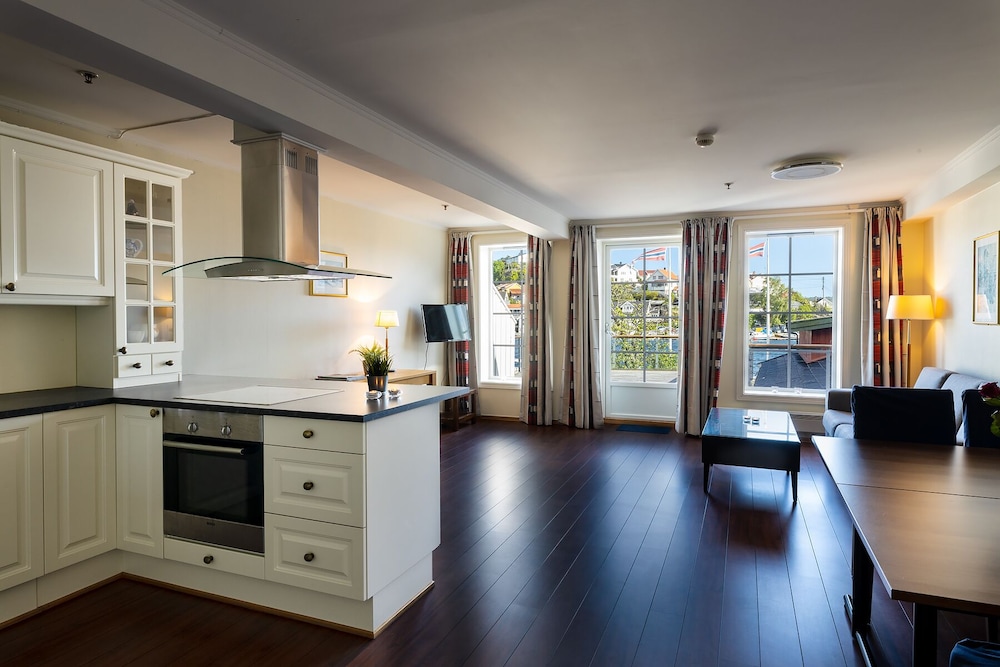 Superior Suite, 1 Bedroom, Non Smoking, Ocean View - Photo 1