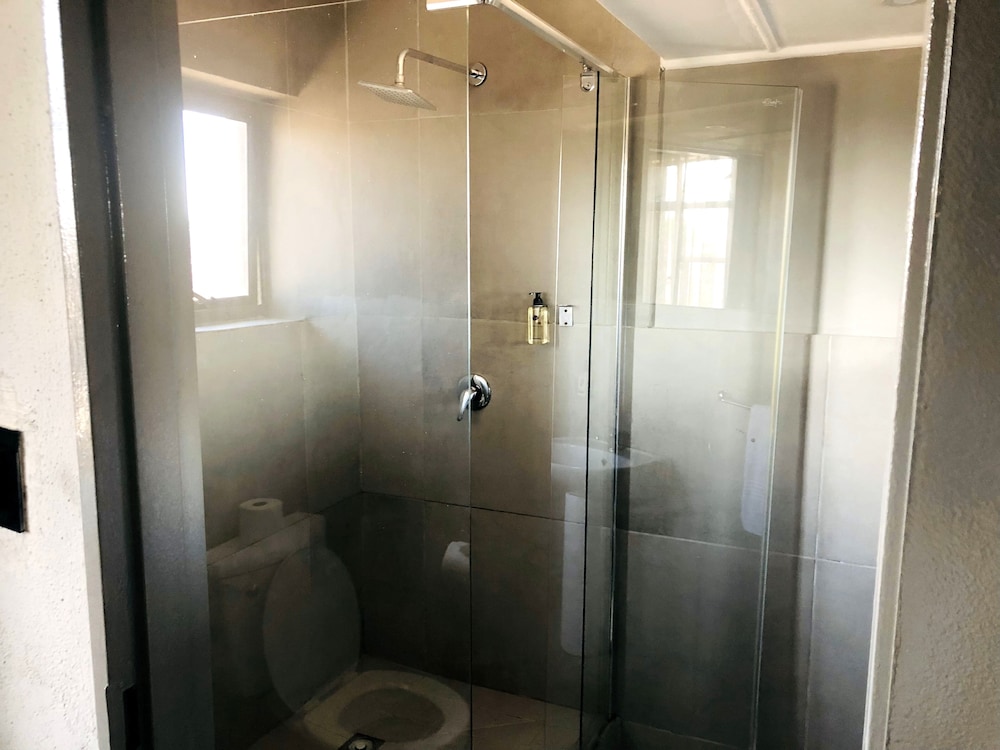 Standard Twin Room, 2 Twin Beds - Photo 19