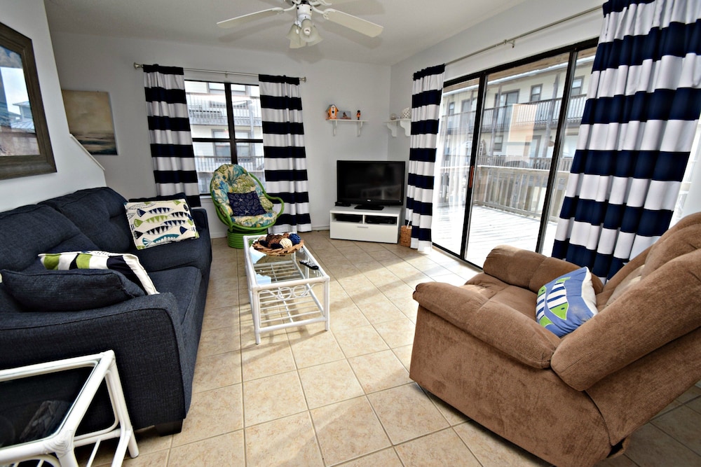 Condo, Multiple Beds, Balcony (Heron Landing #11)