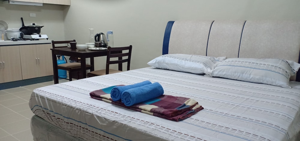 Classic Studio, 1 King Bed, Courtyard View (U318) photo 1