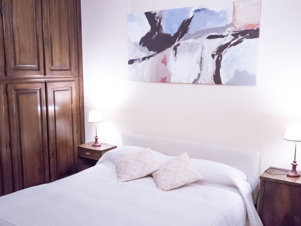Family Room, 1 Queen Bed with Sofa bed (Private External Bathroom)
