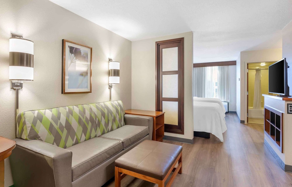Deluxe Studio, Multiple Beds, Non Smoking, Kitchenette photo 2