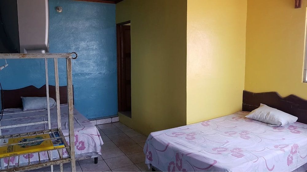 Basic Double Room, Multiple Beds, Non Smoking photo 1