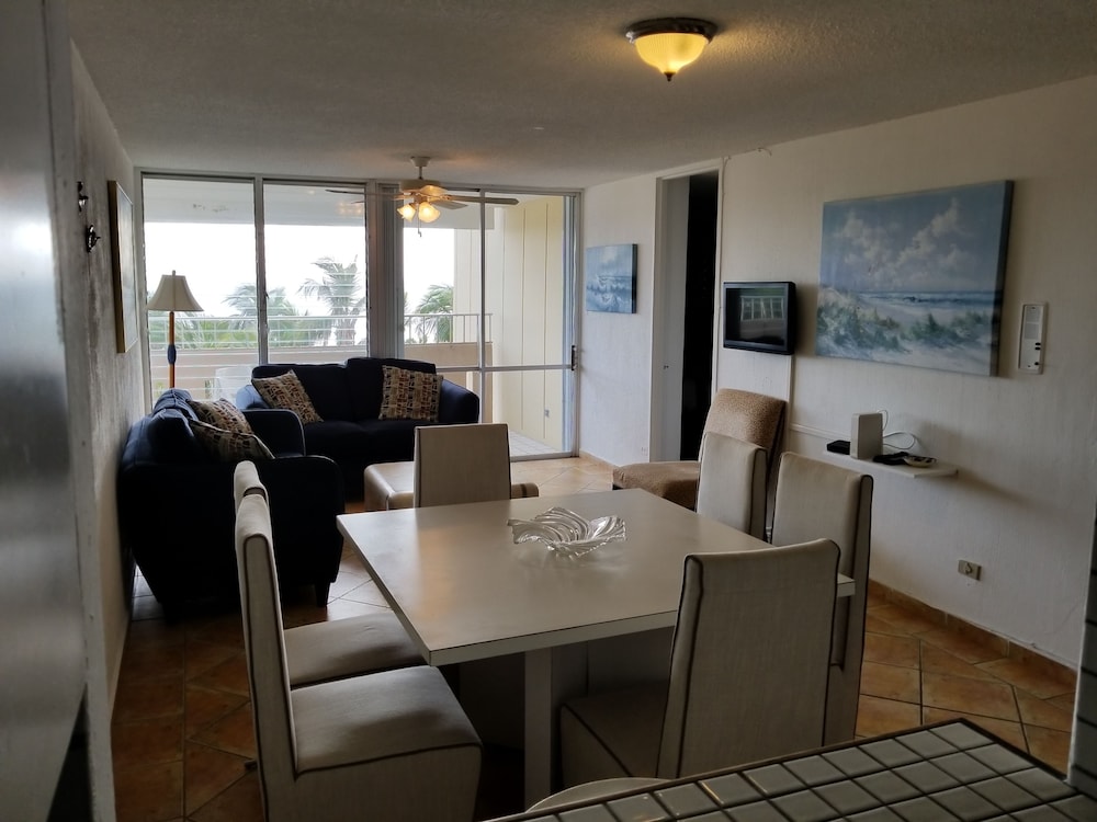 Exclusive Triple Room, 3 Bedrooms, Beach View, Beachfront photo 3