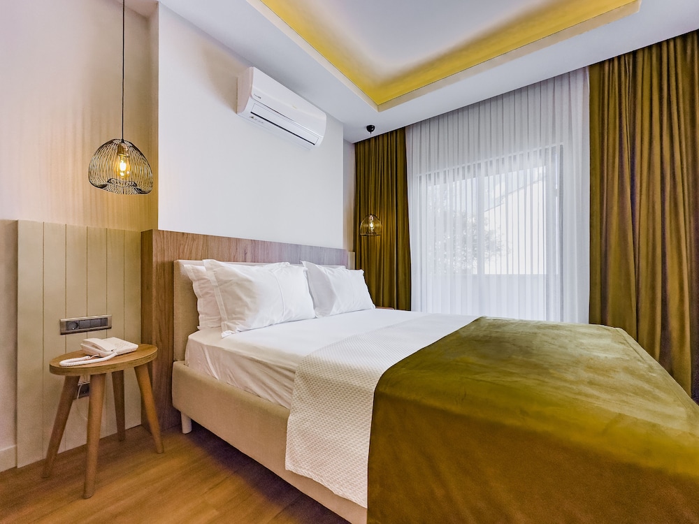Deluxe Double Room, Balcony,Side Sea View - Photo 4