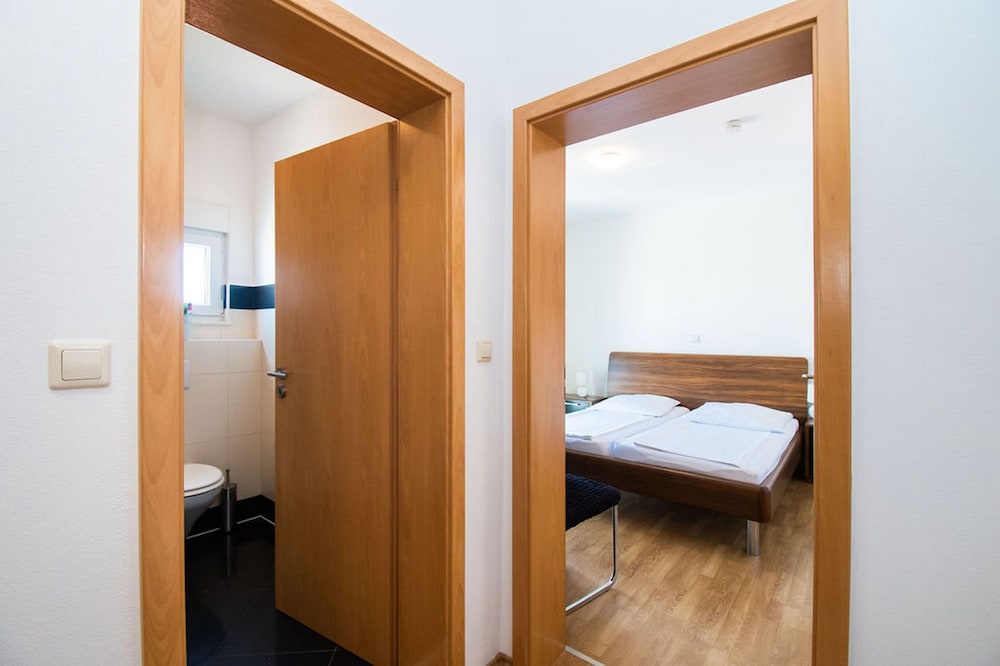 Apartment (A4)