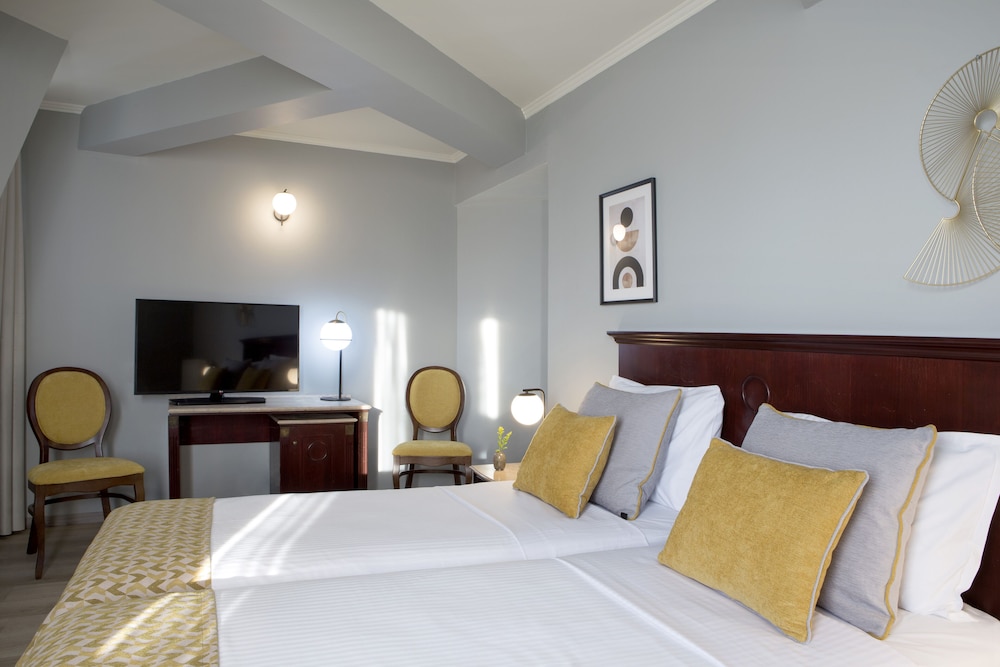 Standard Twin Room - Photo 2