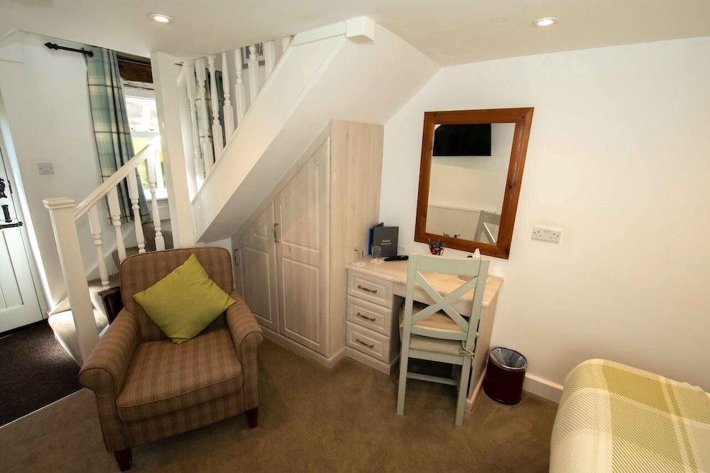 Superior Double Room, Ensuite, Garden View - Photo 1
