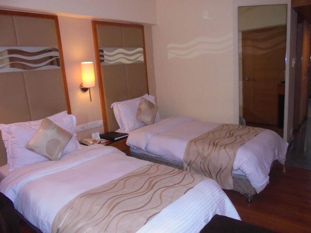 Deluxe Room - Photo 3
