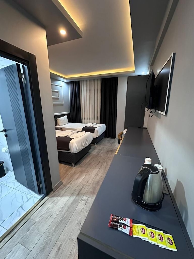 Double or Twin Room - Photo 1