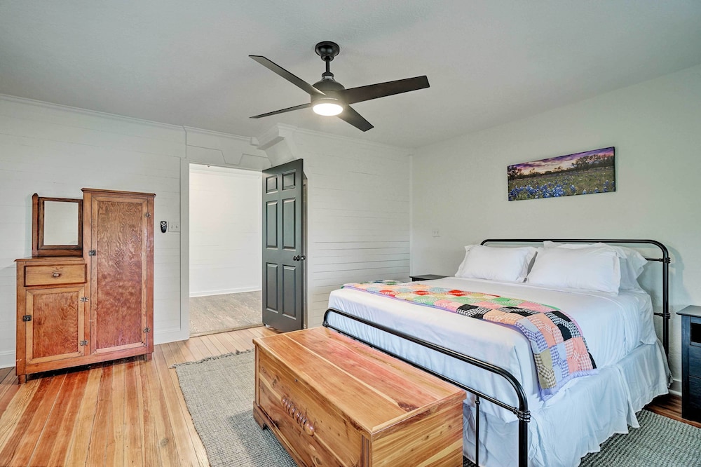 House (4 Bedrooms) photo 1