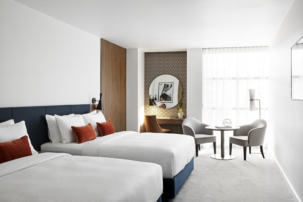 Junior Suite, 1 King Bed, City View