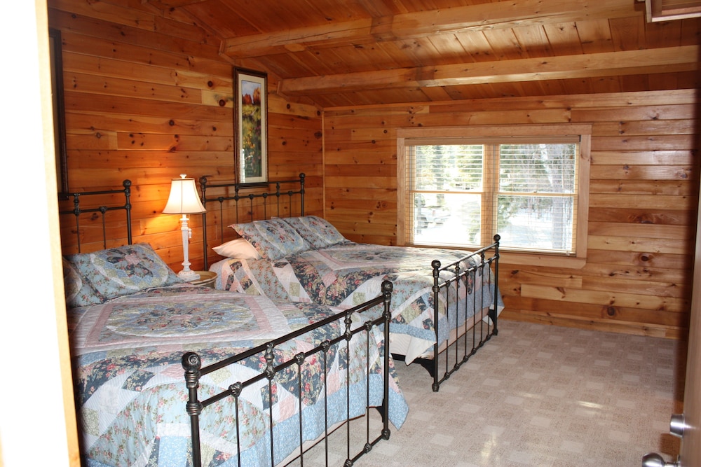 Room, 2 Queen Beds photo 1