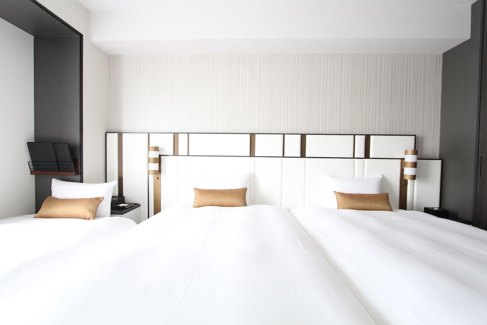 Superior Twin Room with Sofa Bed, Non Smoking