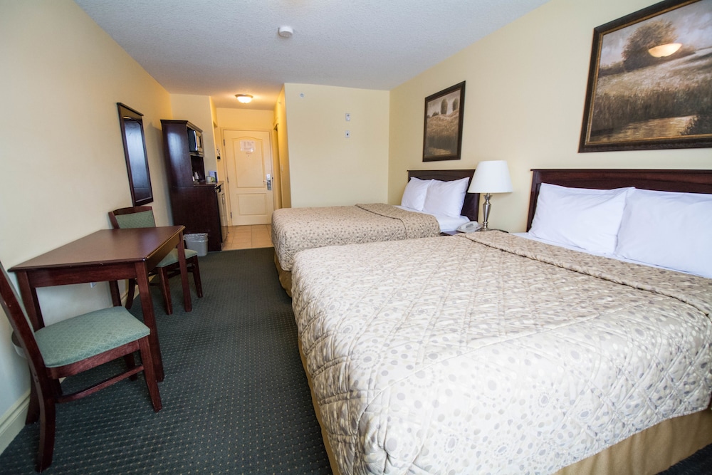 Room, 2 Queen Beds, Smoking (Pet Friendly) photo 3