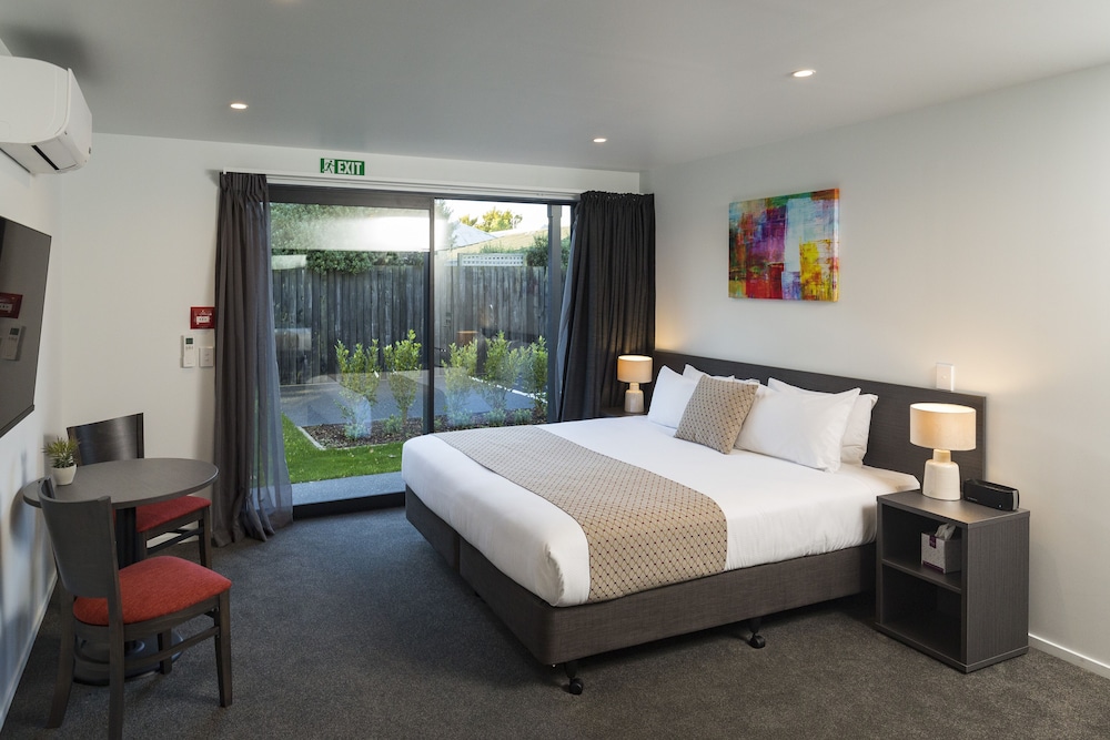 Executive Studio Suite