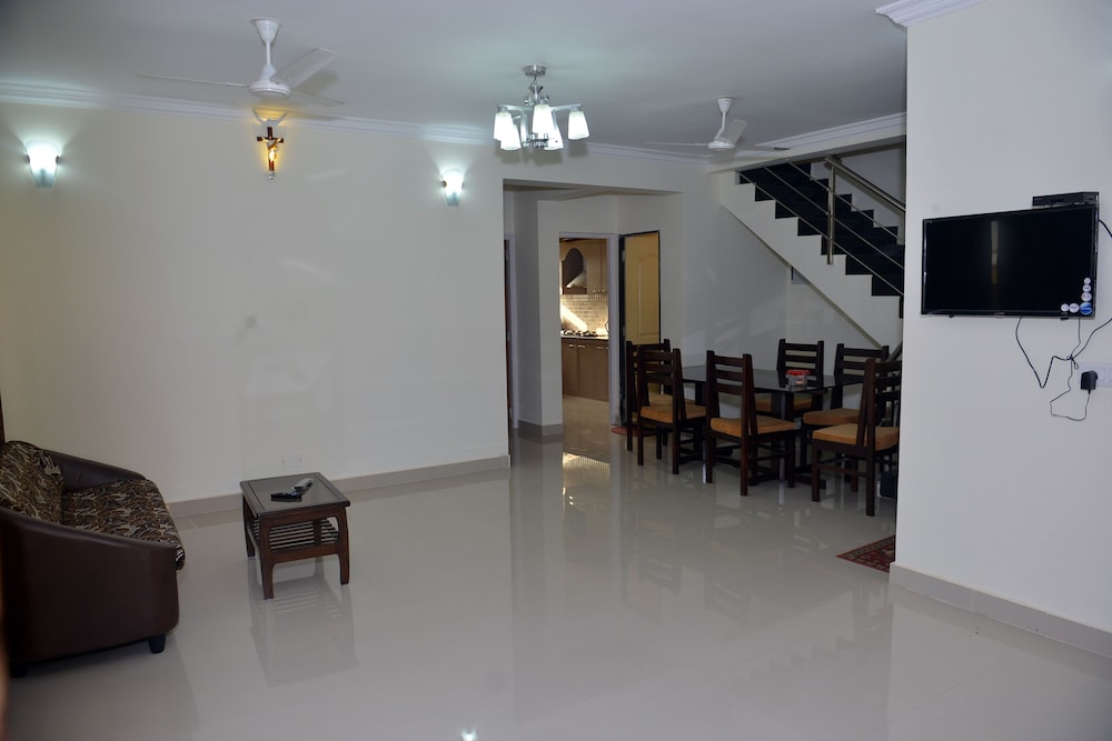 Villa photo 1