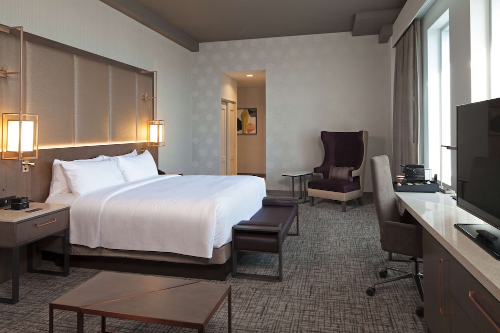Superior Room, 1 King Bed (Airport View)